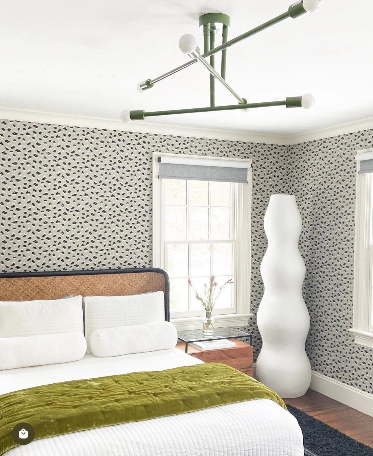 Color Commander Chandelier 29" 5 Color Commander Chandelier 29" - Image 5